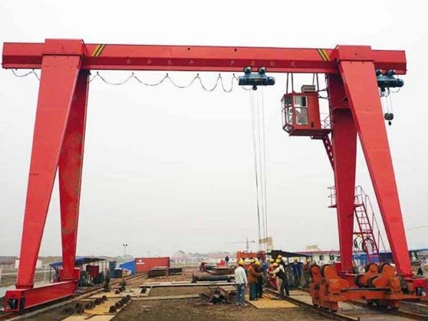 gantry crane with chain hoist(2)